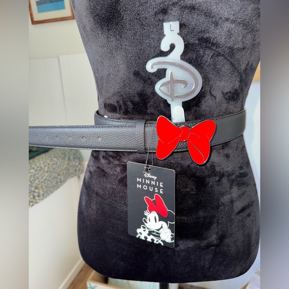 Disney Accessories - Minnie Mouse Red Bow Belt NWT Large